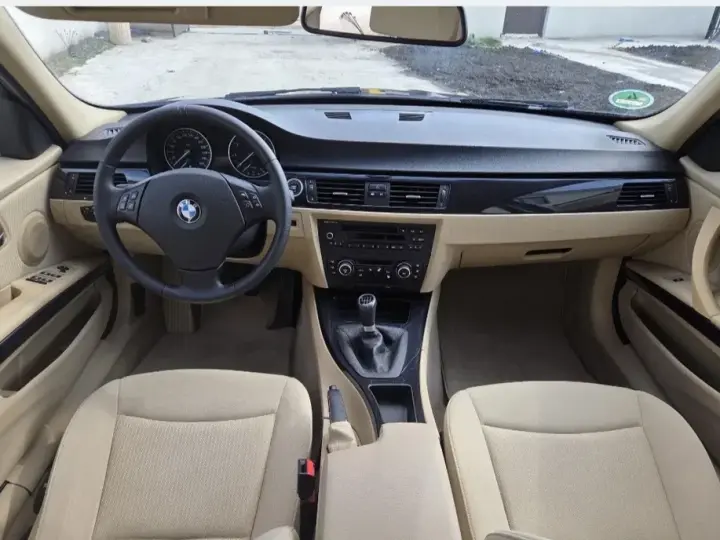 BMW Seria 3 E90/E91/E92/E93 320i