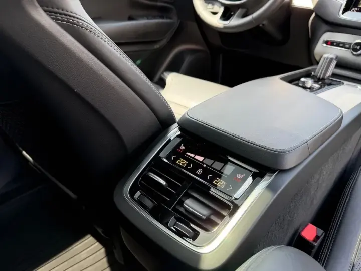 Volvo XC 90 II B5 MHEV AWD 5 locuri R-Design