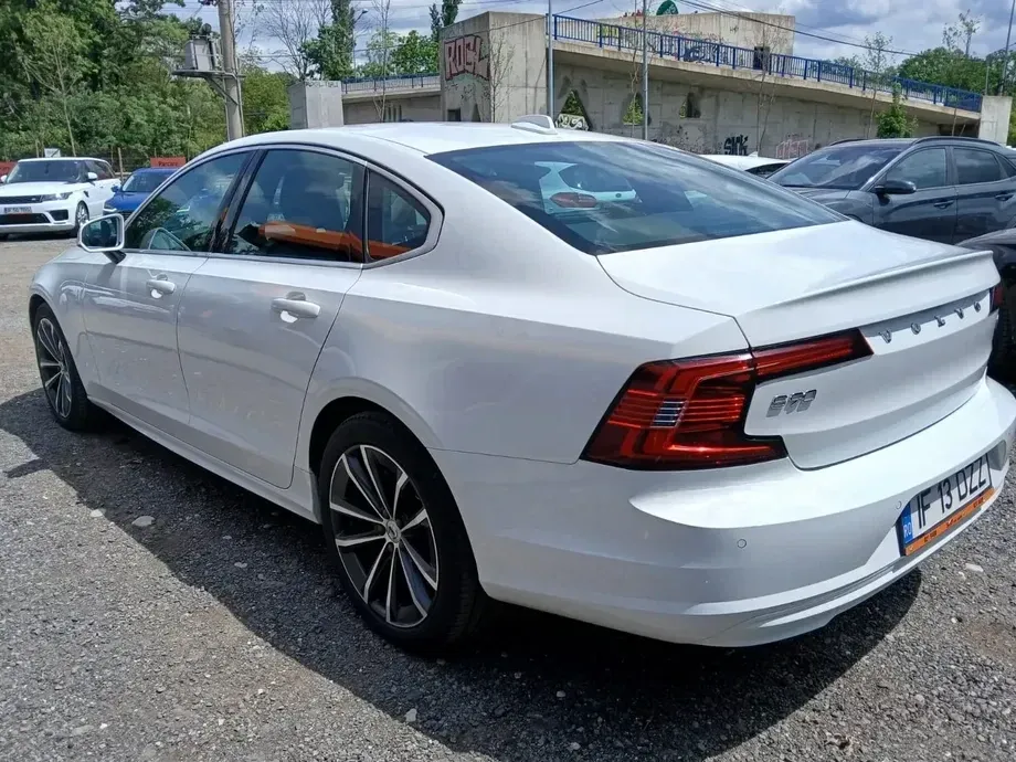Volvo S90 B4 MHEV AT Plus Bright — imagine 4