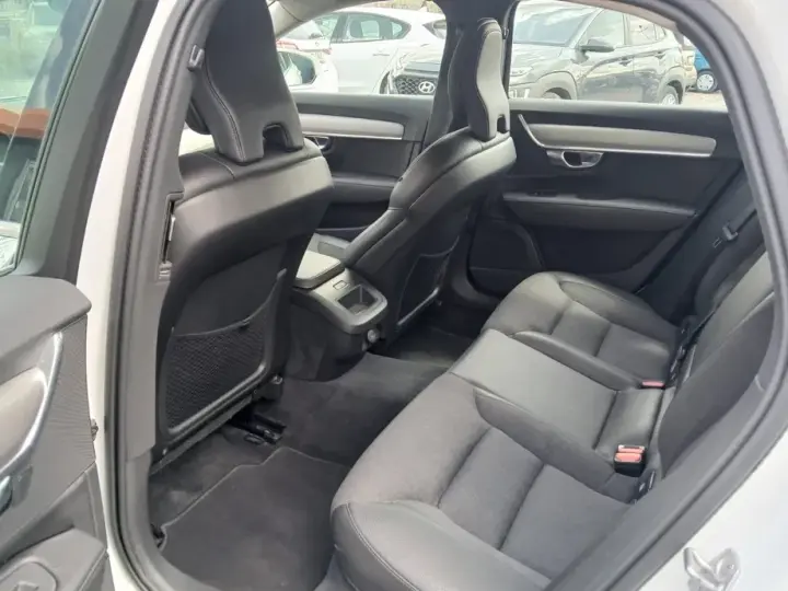 Volvo S90 B4 MHEV AT Plus Bright
