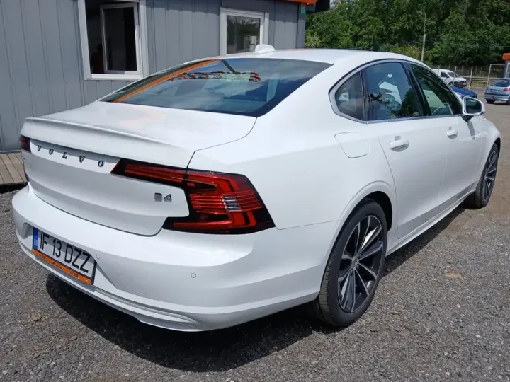 Volvo S90 B4 MHEV AT Plus Bright