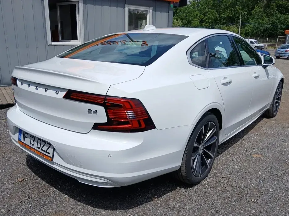 Volvo S90 B4 MHEV AT Plus Bright — imagine 3