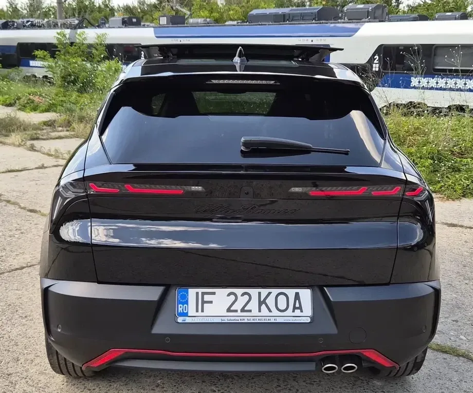 Alfa Romeo Junior 1.2 FWD eDCT6 MHEV Ibrida Speciale — imagine 4