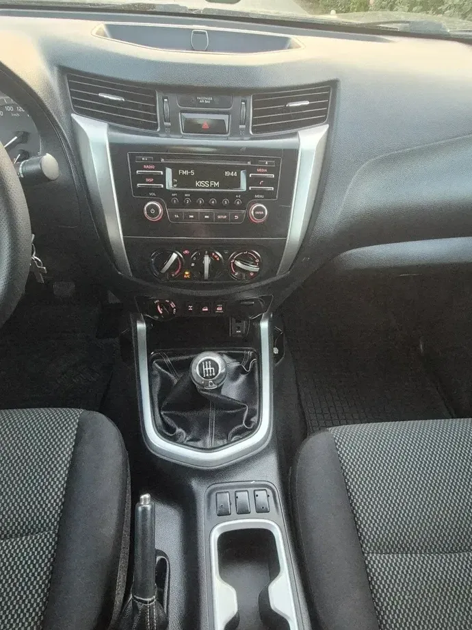 Nissan Navara III — imagine 5