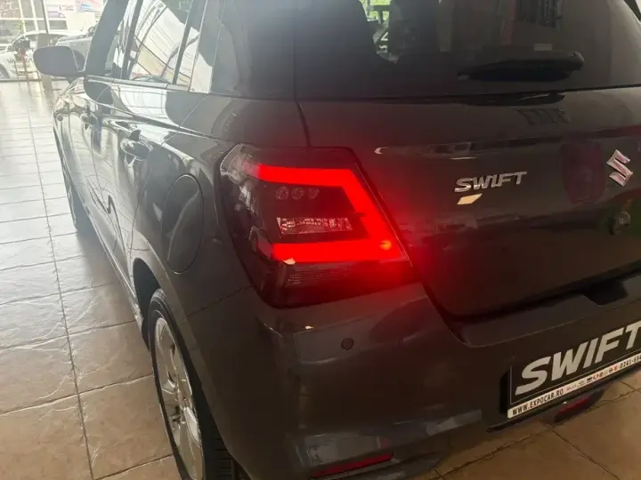 Suzuki Swift VI 1.2 Dualjet 12V MHEV Passion
