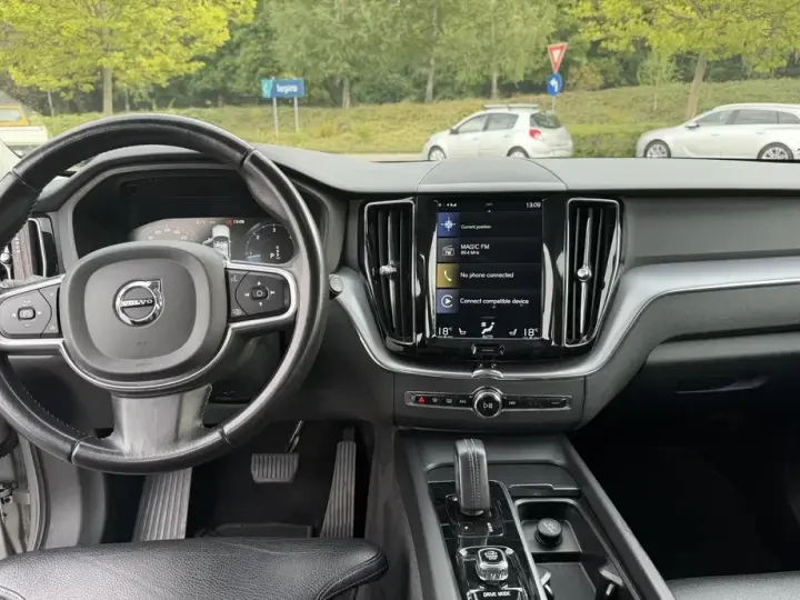 Volvo XC 60 II B4 MHEV AWD Momentum Pro