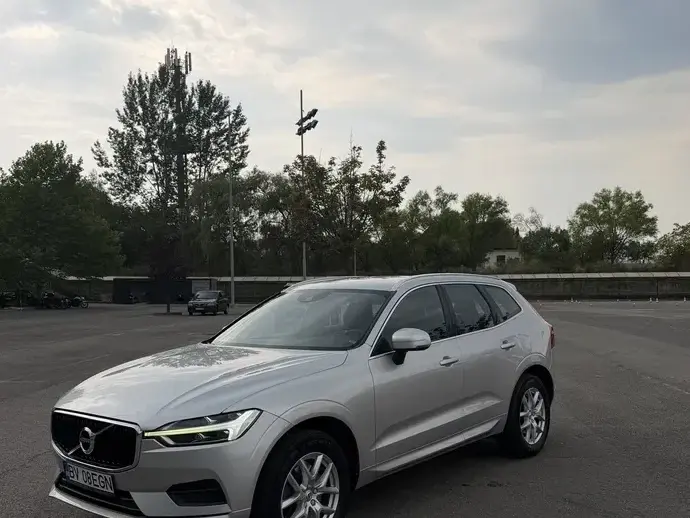 Volvo XC 60 II B4 MHEV AWD Momentum Pro