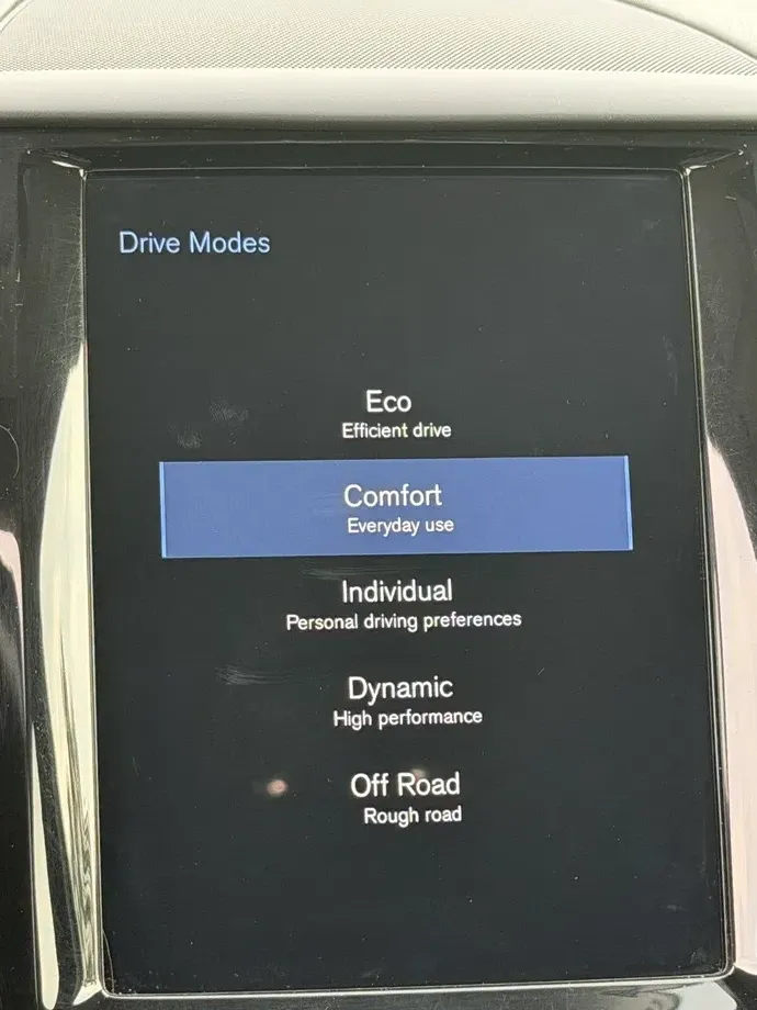 Volvo XC 60 II B4 MHEV AWD Momentum Pro — imagine 6