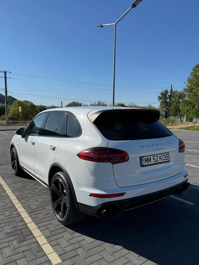 Porsche Cayenne — imagine 5