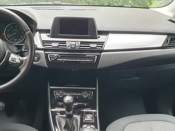 BMW Seria 2 216d Standard
