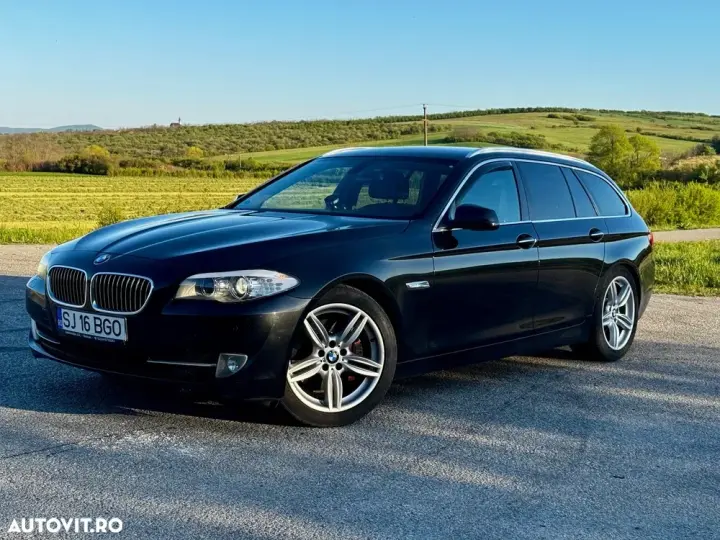 BMW Seria 5 F10/F11/F07 [2010 - 2017] 530d