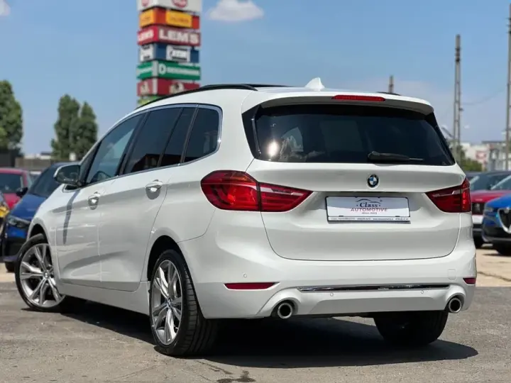 BMW Seria 2 218d AT