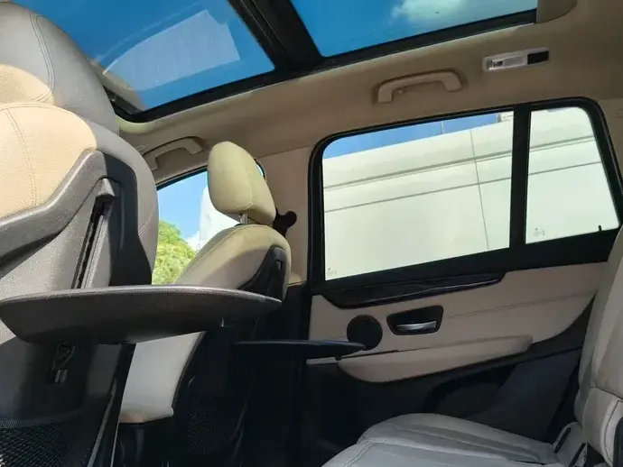 BMW Seria 2 218d Luxury Line