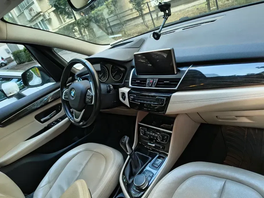 BMW Seria 2 218d Luxury Line — imagine 4