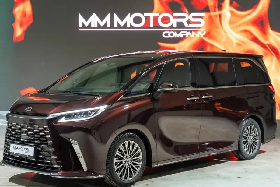 Lexus LM 350h Luxury — imagine 6