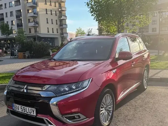Mitsubishi Outlander III PHEV 2.4 L 4X4 Instyle+