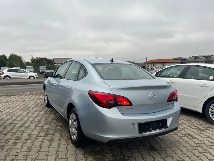 Opel Astra 1.6 CDTI ECOTEC Start/Stop Enjoy