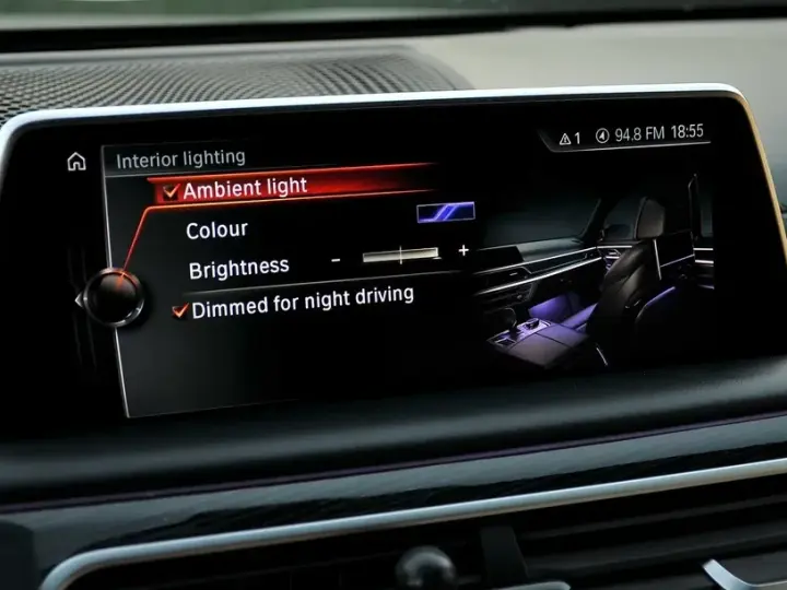 BMW Seria 7 G70 740i
