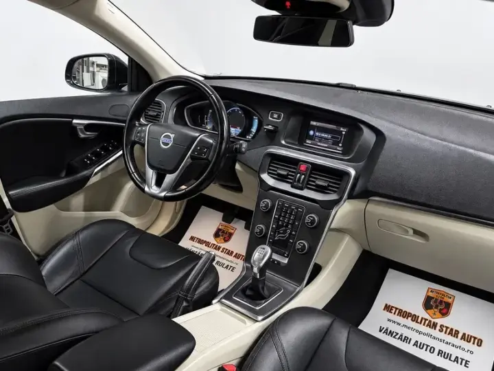 Volvo V40 II