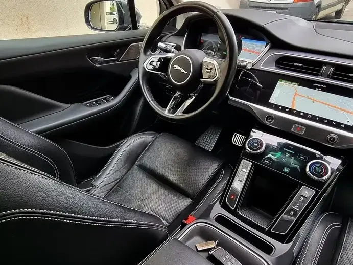 Jaguar I-Pace EV400 AWD SE