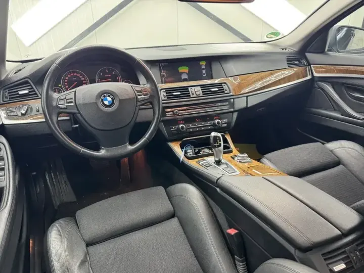BMW Seria 5 F10/F11/F07 520d Aut.
