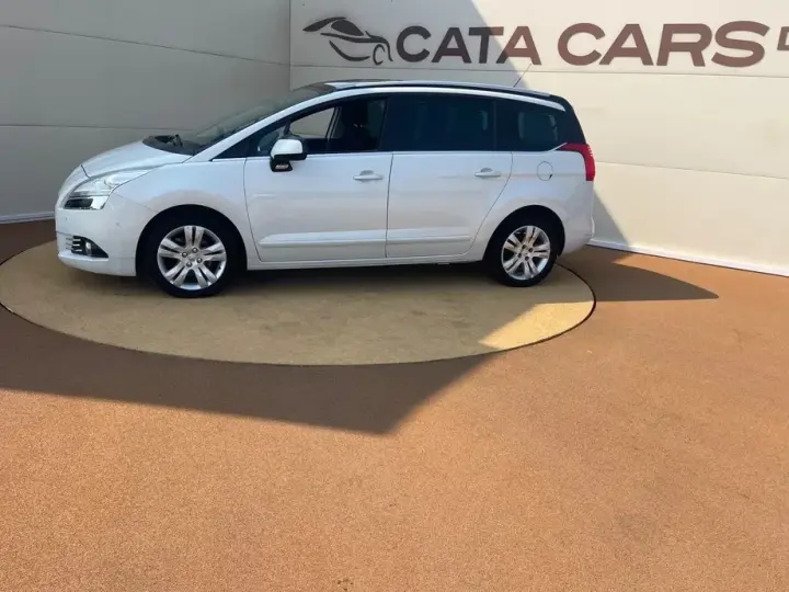 Peugeot 5008 I