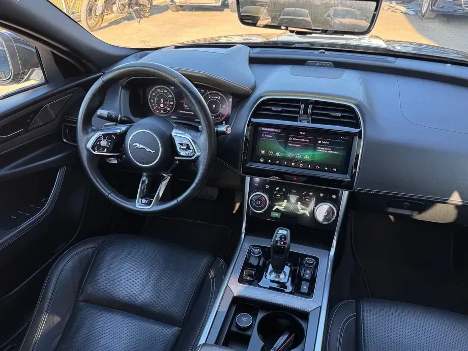 Jaguar XE D180 Aut. R-Dynamic S — imagine 5