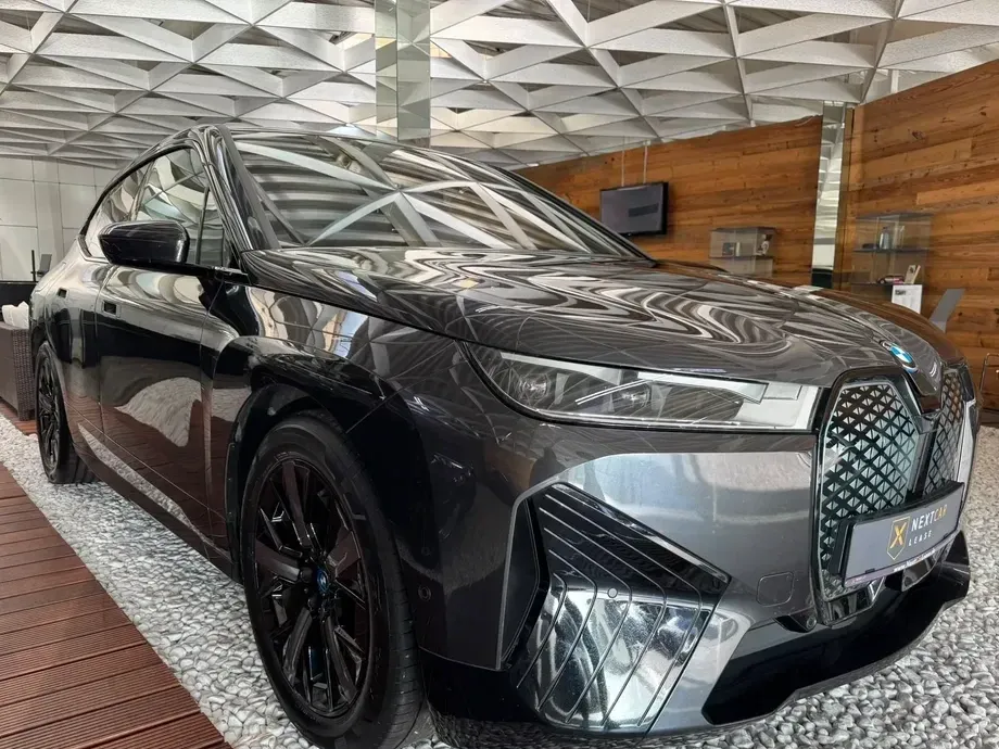 BMW iX — imagine 3