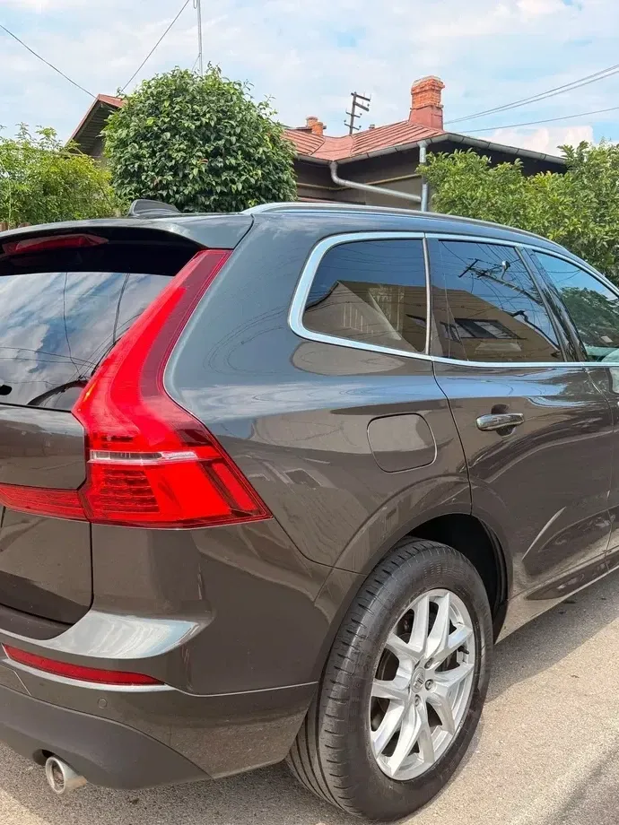 Volvo XC 60 II D4 Momentum — imagine 3