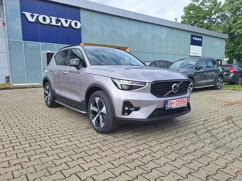 Volvo XC 40 B4 AT FWD MHEV Ultimate Dark — imagine 6