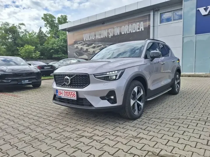 Volvo XC 40 B4 AT FWD MHEV Ultimate Dark