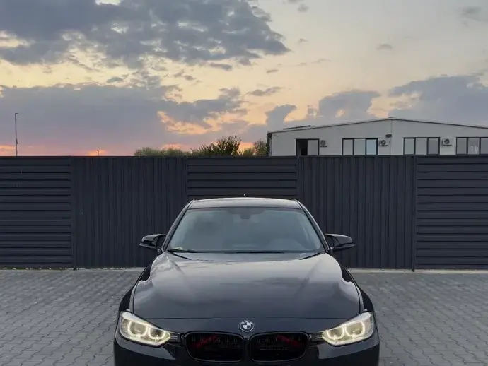 BMW Seria 3 F30/F31/F34 320d Blue Performance Luxury Line