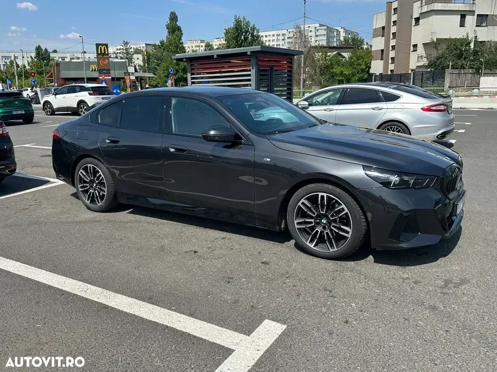 BMW Seria 5 520d xDrive AT MHEV — imagine 5