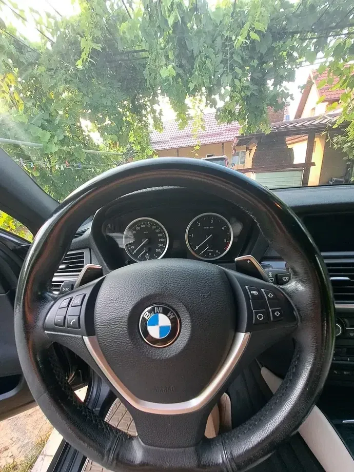 BMW X6 xDrive40d — imagine 6