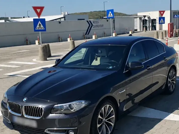 BMW Seria 5 F10/F11/F07 520d Aut. Luxury Line