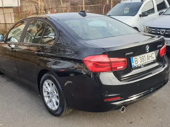 BMW Seria 3 F30/F31/F34 318d xDrive Advantage
