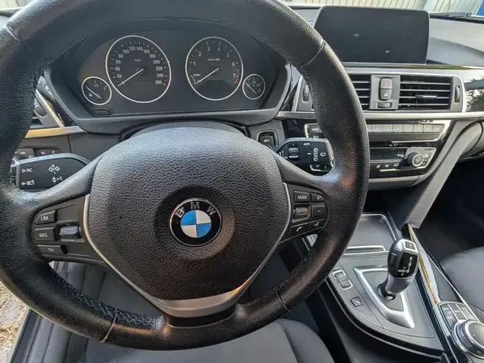 BMW Seria 3 F30/F31/F34 320i Aut. Advantage