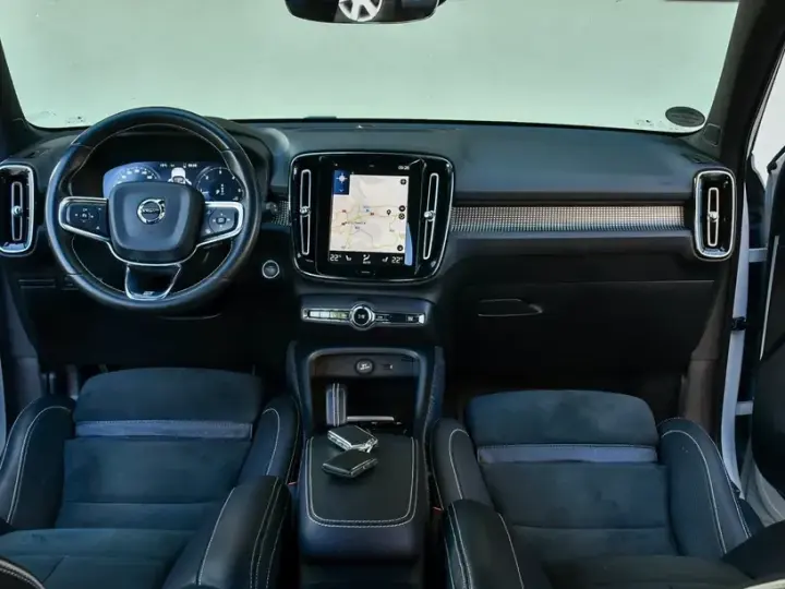 Volvo XC 40 D4 AWD Geartronic R-Design