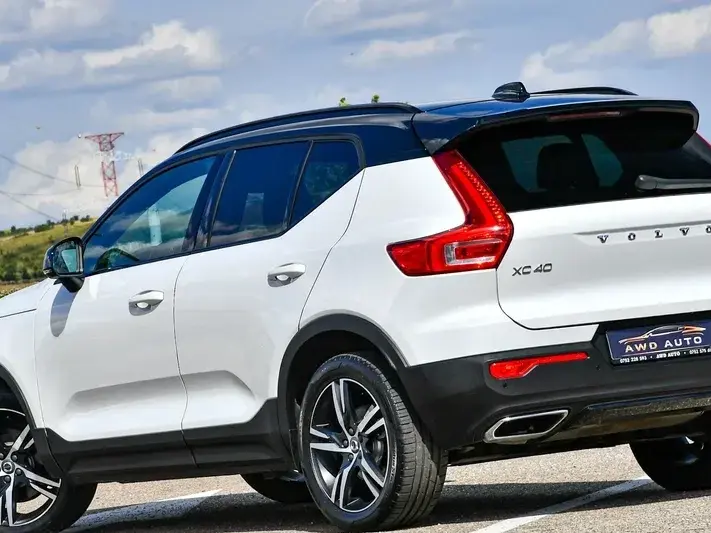 Volvo XC 40 D4 AWD Geartronic R-Design