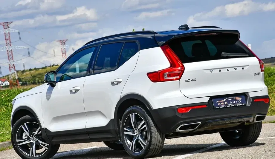 Volvo XC 40 D4 AWD Geartronic R-Design — imagine 4