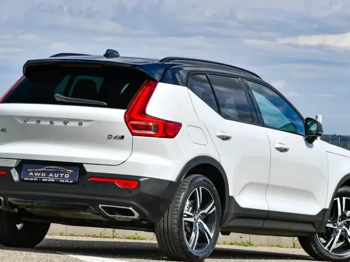 Volvo XC 40 D4 AWD Geartronic R-Design