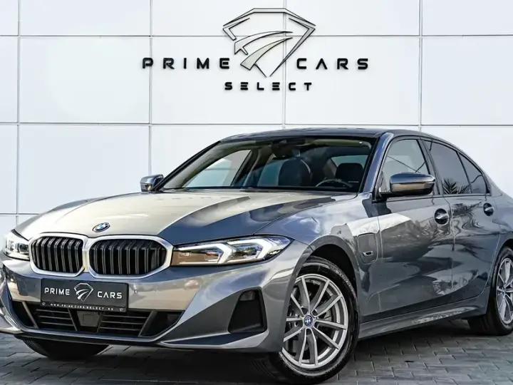 BMW Seria 3 330e Aut. Sport Line