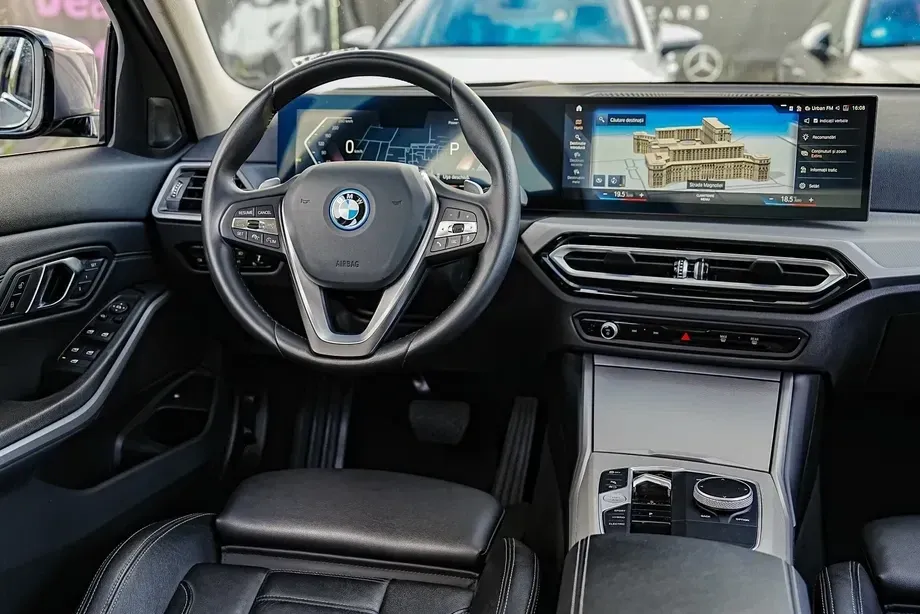 BMW Seria 3 330e Aut. Sport Line — imagine 2