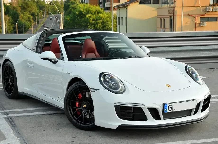Porsche 911 Targa 4 GTS PDK — imagine 2
