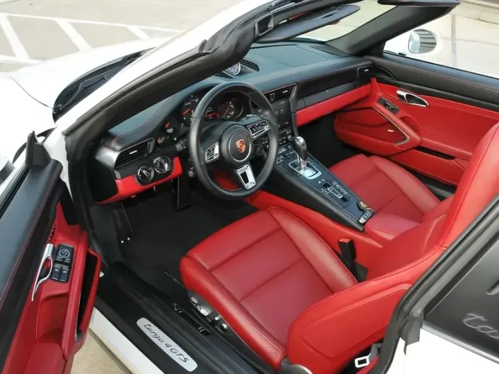 Porsche 911 Targa 4 GTS PDK