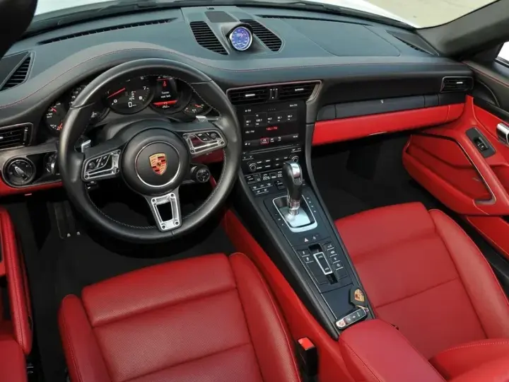 Porsche 911 Targa 4 GTS PDK