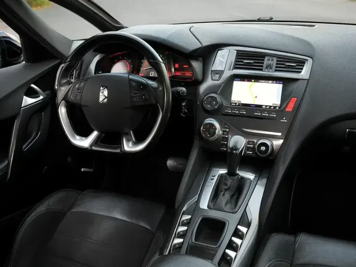 DS Automobiles DS 5
