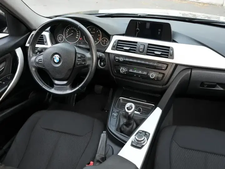 BMW Seria 3 F30/F31/F34 316d Modern Line