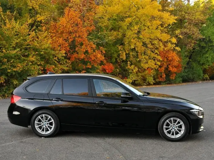 BMW Seria 3 F30/F31/F34 316d Modern Line