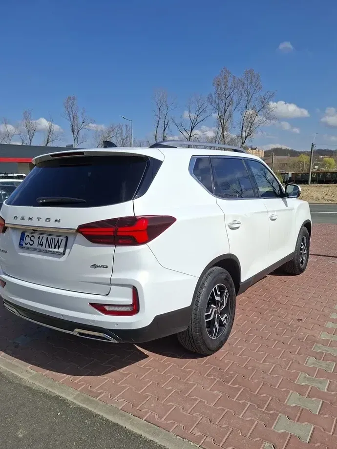 SsangYong REXTON G4 2.2 e-XDI 4WD Black Edition — imagine 4